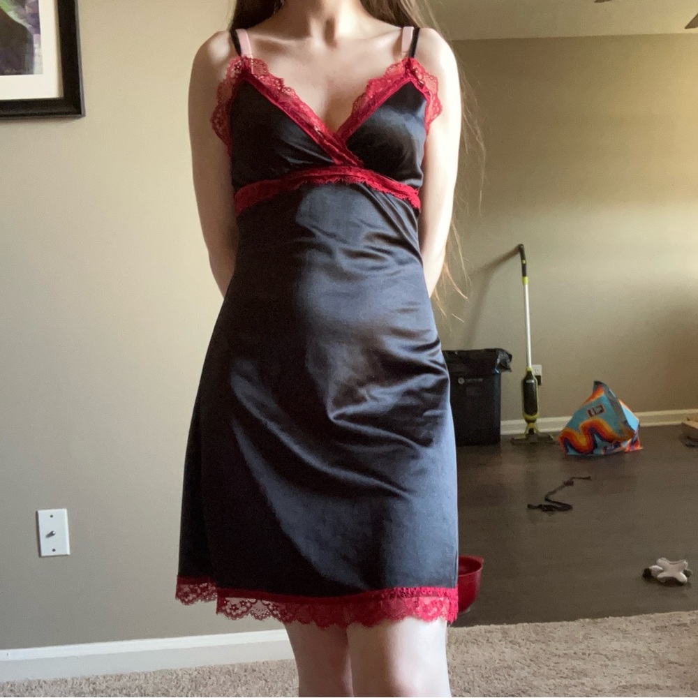 BLACK AND RED LACE TRIMMED SLIP DRESS